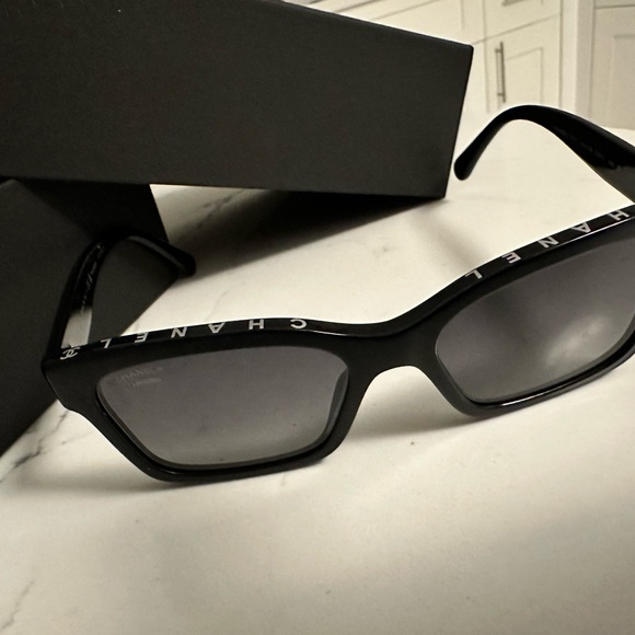 Chanel Sunglasses - Picture 4 of 4